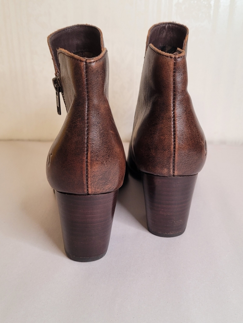 Born Brown Leather Booties 7.5 - Picture 7 of 10